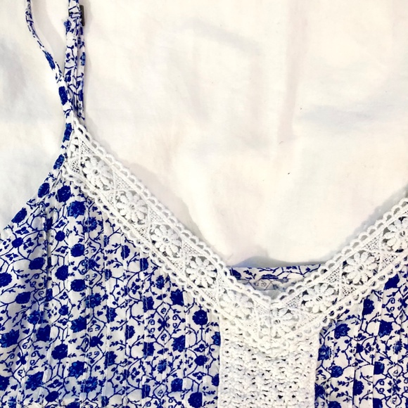 Summer Crop Tank from Garage - Picture 3 of 4